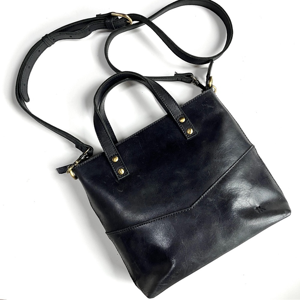 Black leather crossbody handbag with removeable crossbody straps